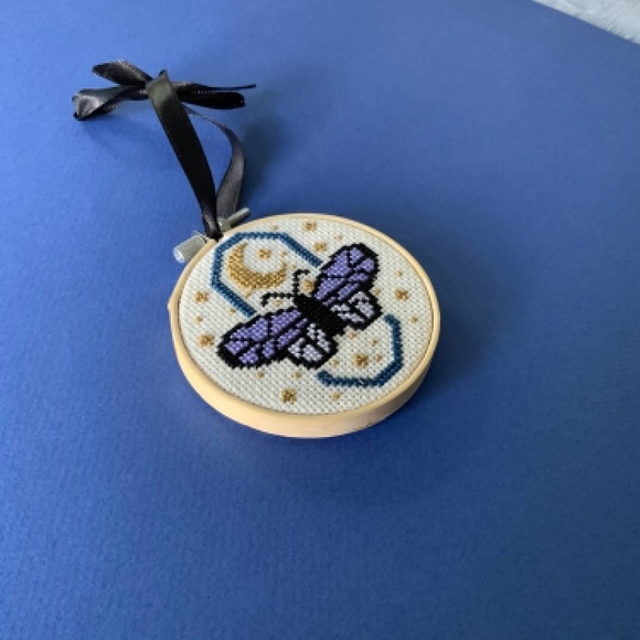 Mini Handmade Butterfly Embroidered Loop - Picture 2 of 4